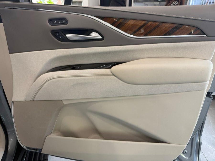 2024 Cadillac Escalade ESV Sport Platinum - Photo 19