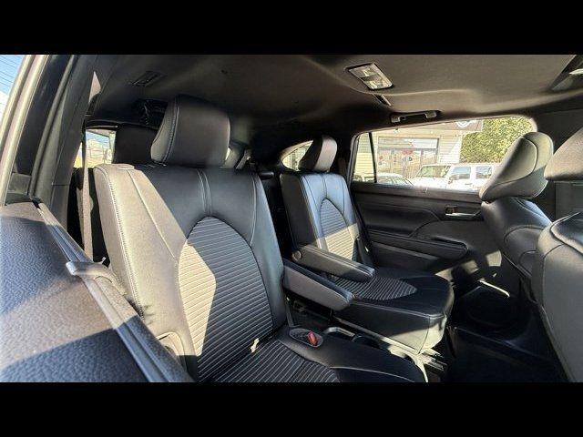 2023 Toyota Highlander XSE - Photo 17