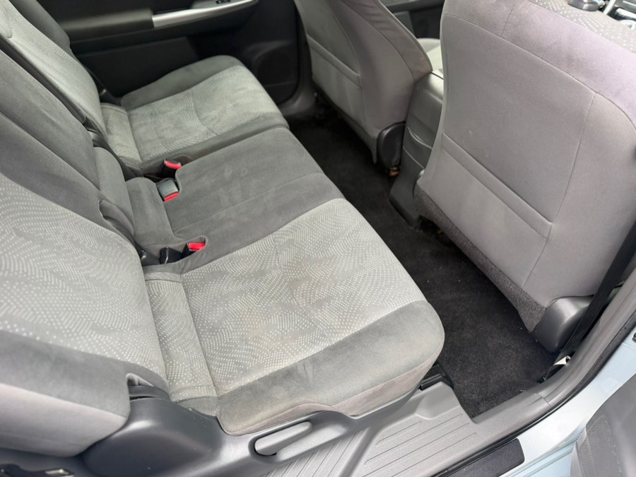 2013 Toyota Prius v Three - Photo 8