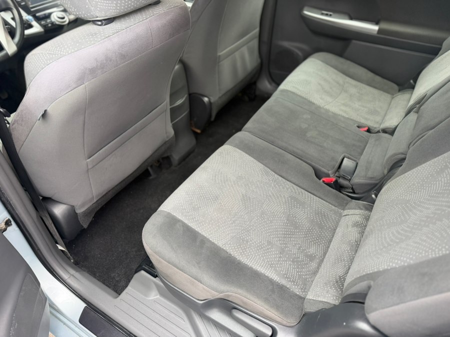 2013 Toyota Prius v Three - Photo 11