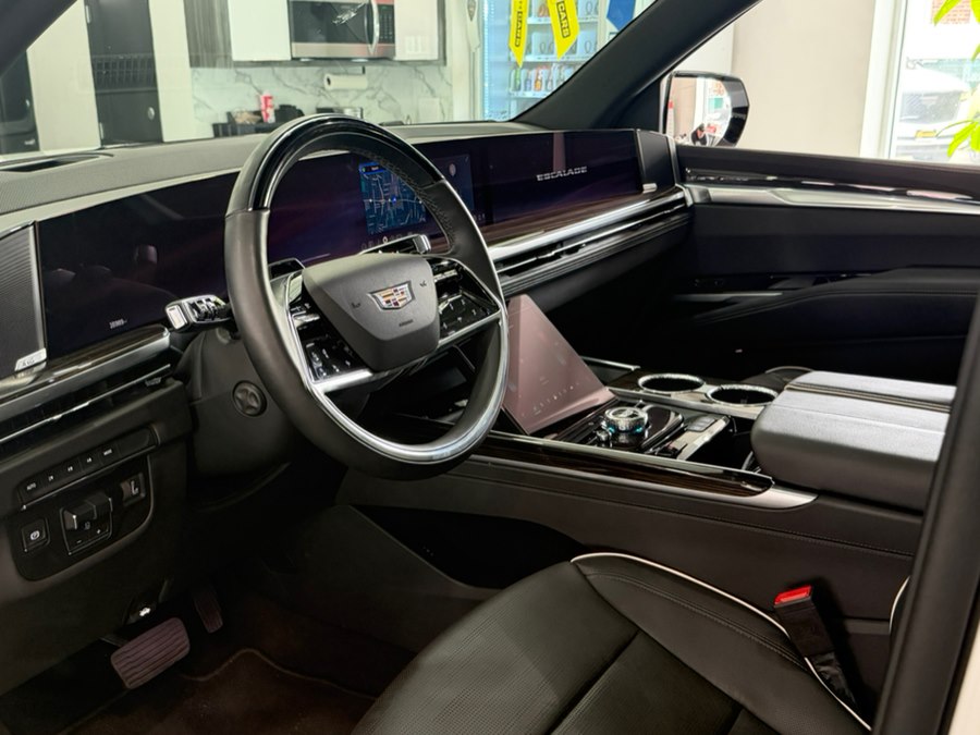 2025 Cadillac Escalade Premium Luxury - Photo 12