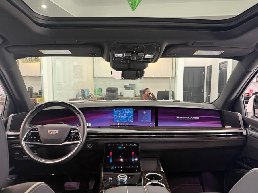 2025 Cadillac Escalade Premium Luxury - Photo 17