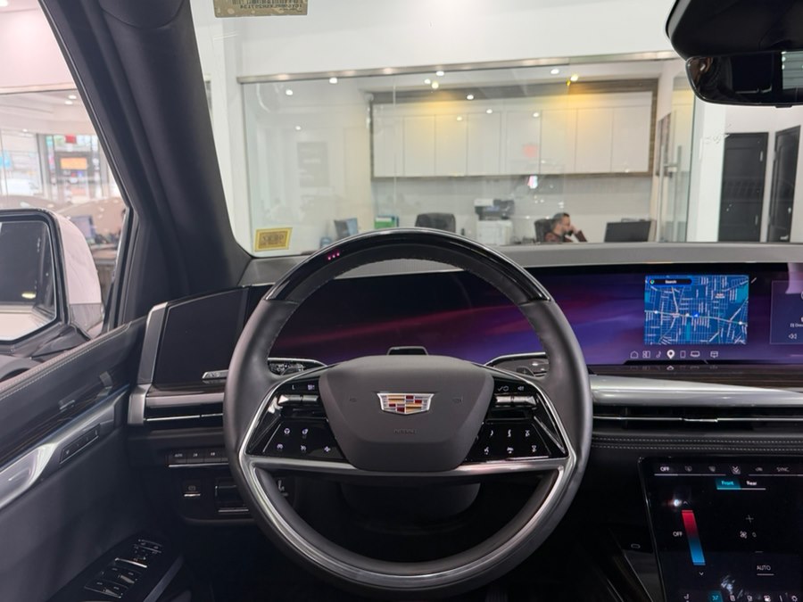 2025 Cadillac Escalade Premium Luxury - Photo 18