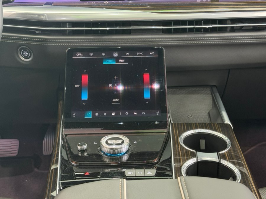 2025 Cadillac Escalade Premium Luxury - Photo 20