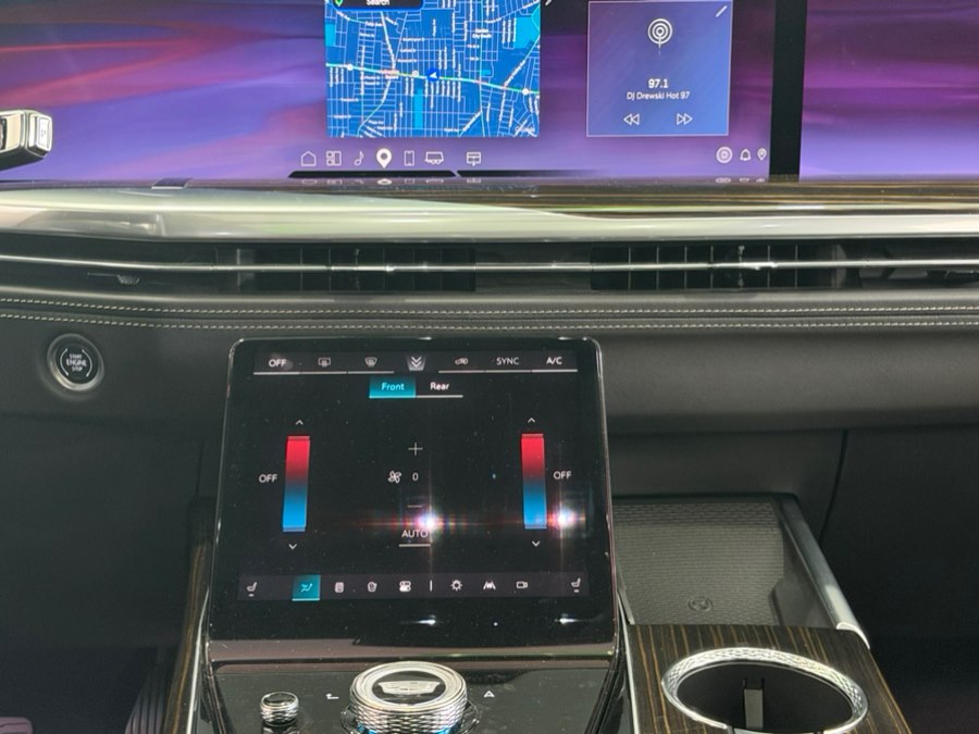 2025 Cadillac Escalade Premium Luxury - Photo 19