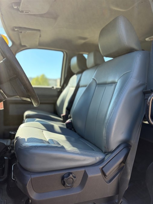 2017 Ford F-650 - Photo 16
