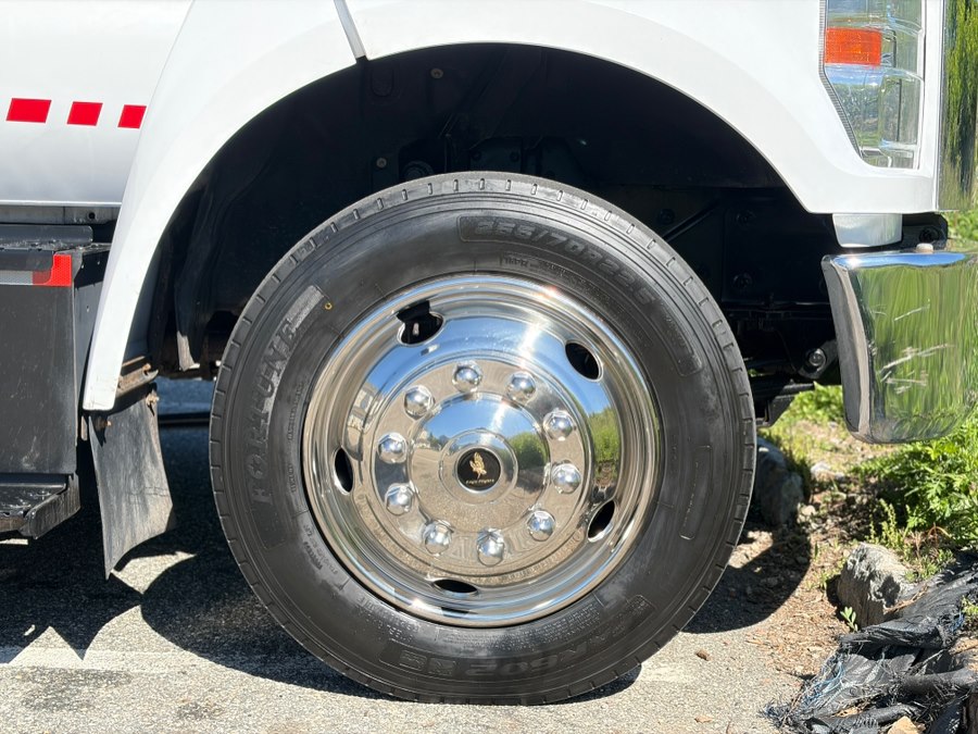 2017 Ford F-650 - Photo 38