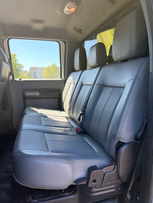2017 Ford F-650 - Photo 18