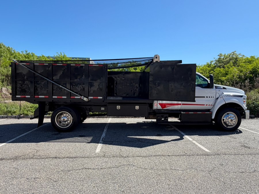 2017 Ford F-650 - Photo 12
