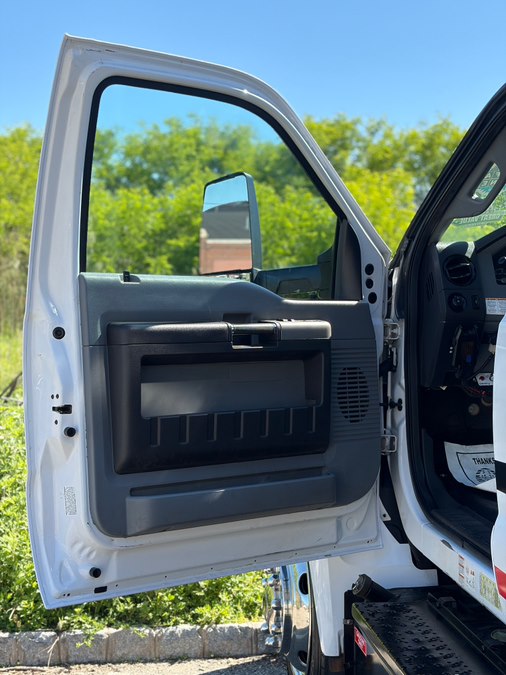 2017 Ford F-650 - Photo 15