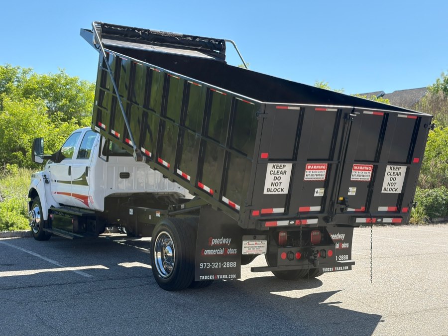 2017 Ford F-650 - Photo 34