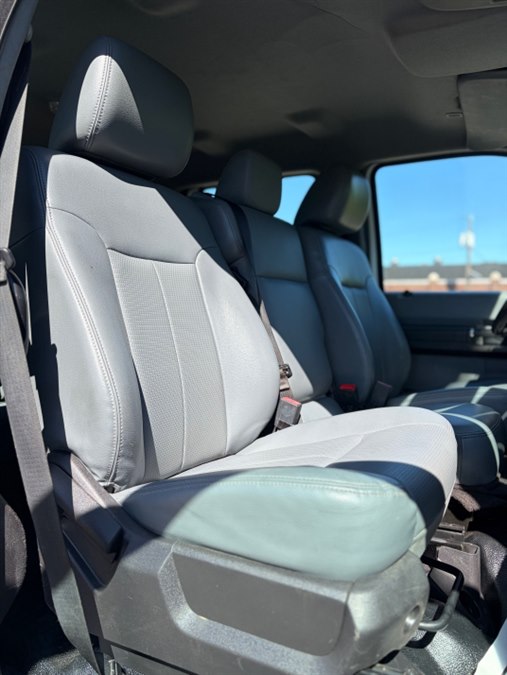 2017 Ford F-650 - Photo 22