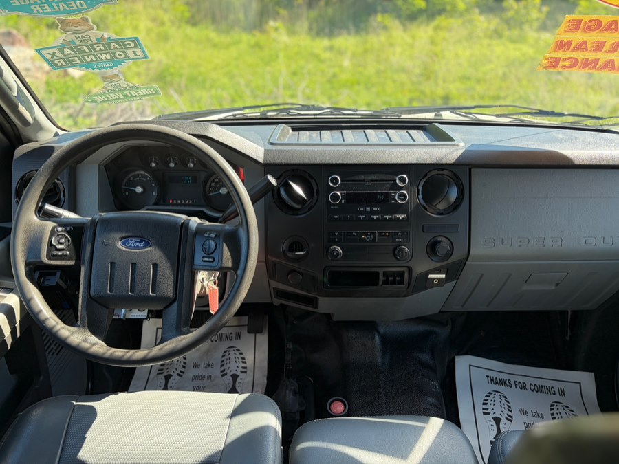 2017 Ford F-650 - Photo 14