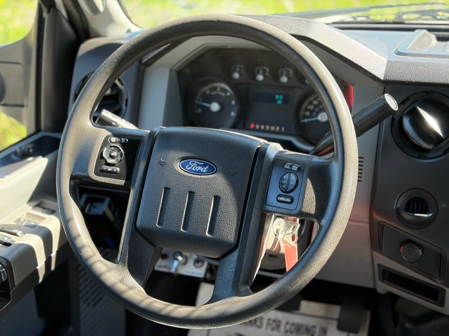 2017 Ford F-650 - Photo 24