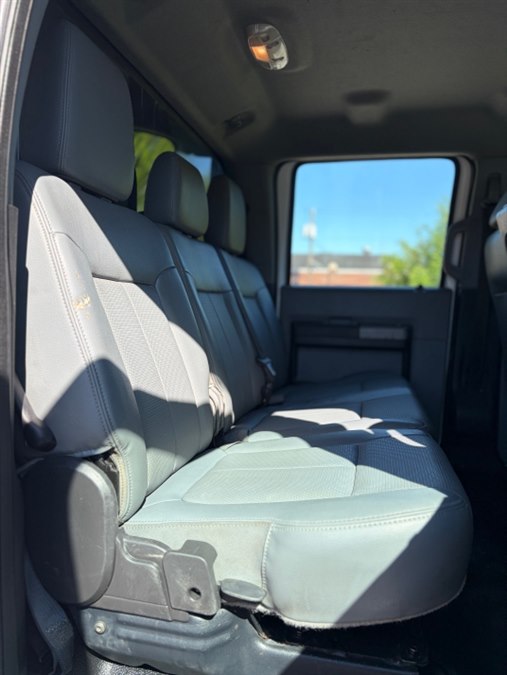 2017 Ford F-650 - Photo 23