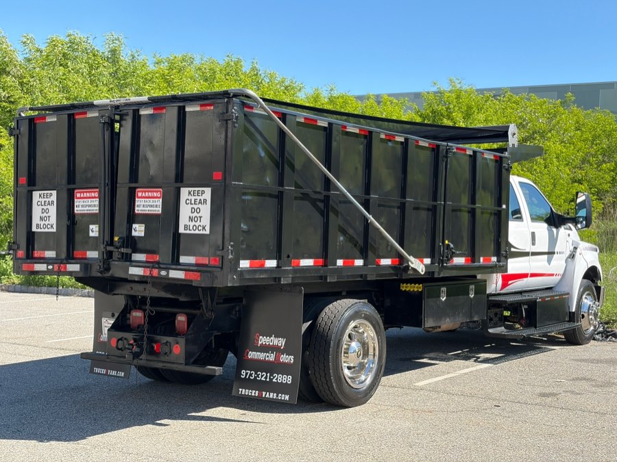 2017 Ford F-650 - Photo 10
