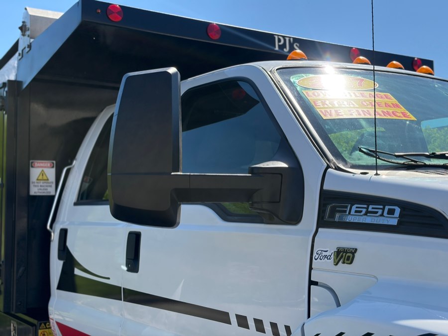 2017 Ford F-650 - Photo 5