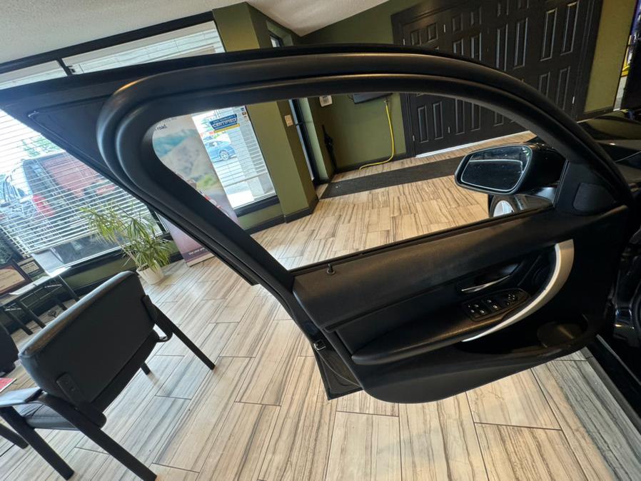 2015 BMW 3 Series 320i - Photo 13