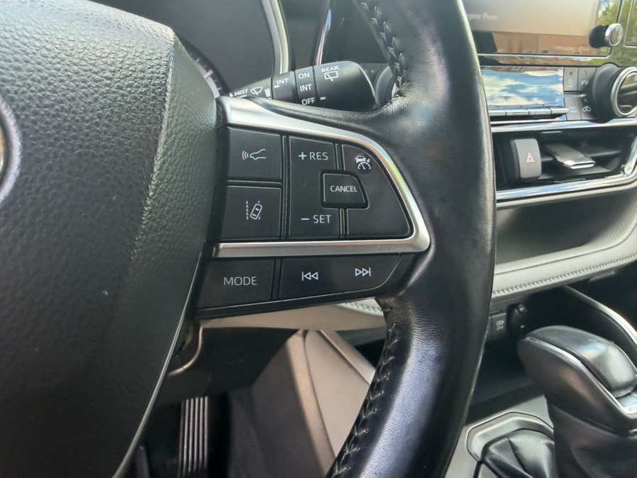 2020 Toyota Highlander XLE - Photo 19