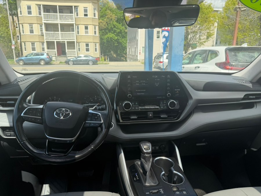 2020 Toyota Highlander XLE - Photo 13