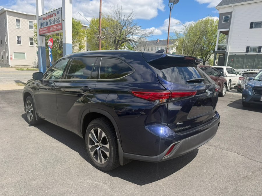 2020 Toyota Highlander XLE - Photo 6
