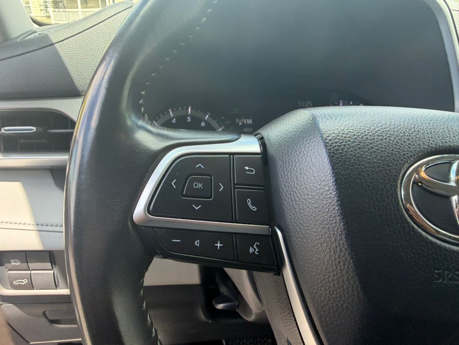 2020 Toyota Highlander XLE - Photo 18