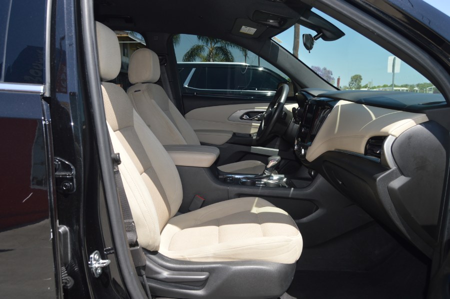 2023 Chevrolet Traverse LS - Photo 22