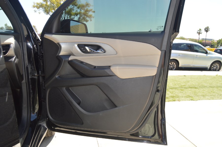 2023 Chevrolet Traverse LS - Photo 21