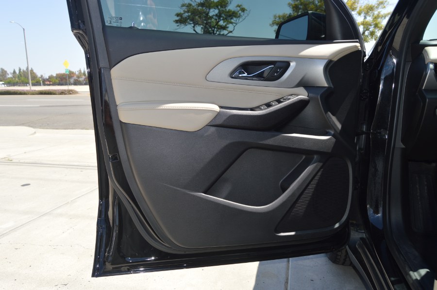 2023 Chevrolet Traverse LS - Photo 12
