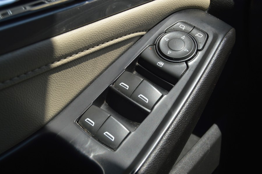 2023 Chevrolet Traverse LS - Photo 13