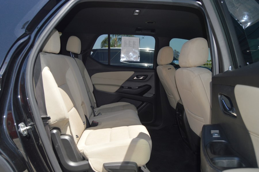 2023 Chevrolet Traverse LS - Photo 20