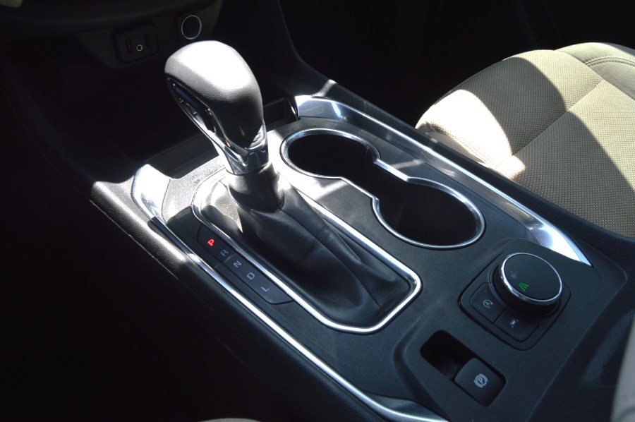2023 Chevrolet Traverse LS - Photo 30