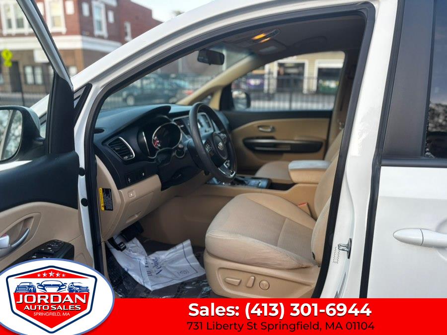 2016 Kia Sedona LX - Photo 6