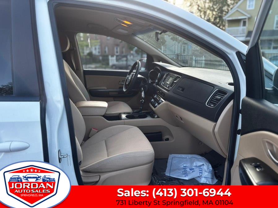 2016 Kia Sedona LX - Photo 8