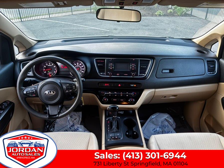 2016 Kia Sedona LX - Photo 11