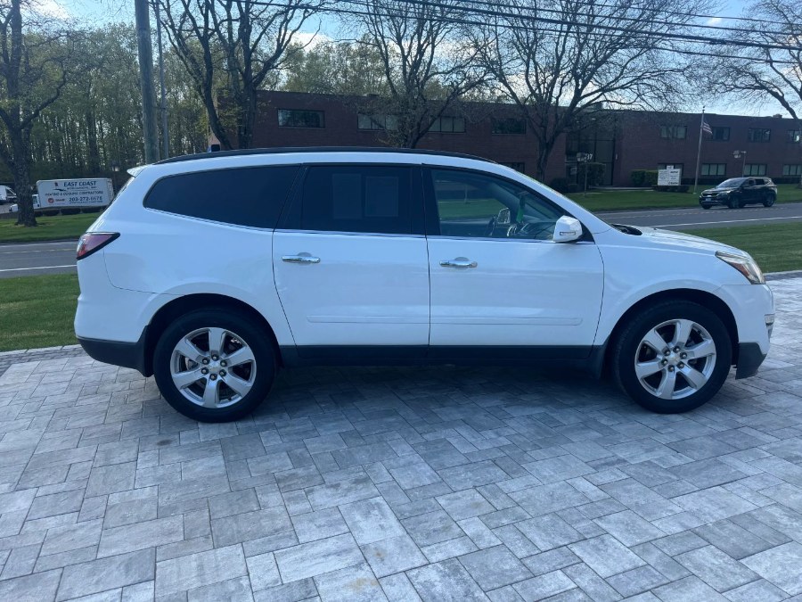 2016 Chevrolet Traverse 1LT - Photo 1
