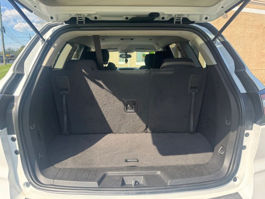 2016 Chevrolet Traverse 1LT - Photo 11