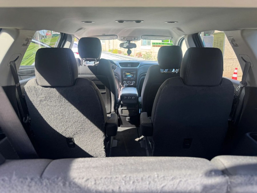 2016 Chevrolet Traverse 1LT - Photo 12