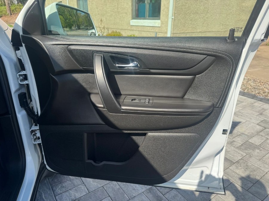 2016 Chevrolet Traverse 1LT - Photo 16