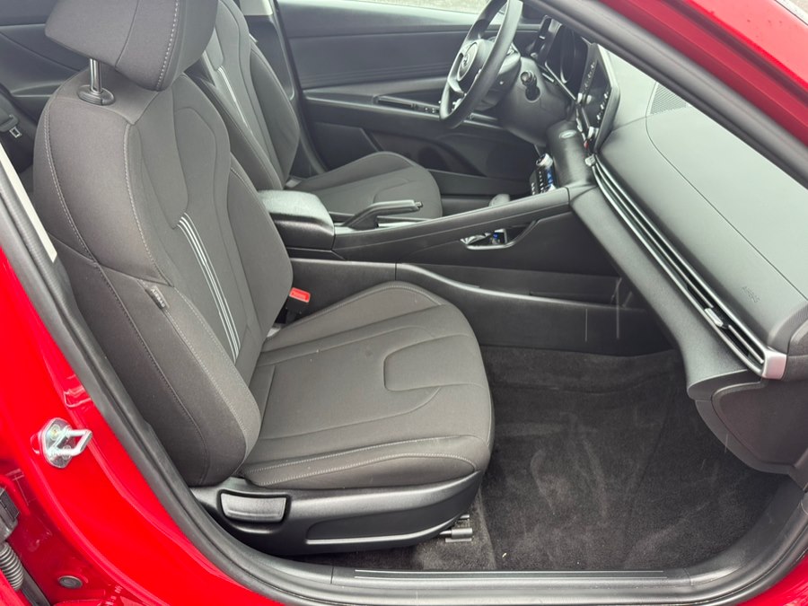 2023 Hyundai Elantra SEL - Photo 11