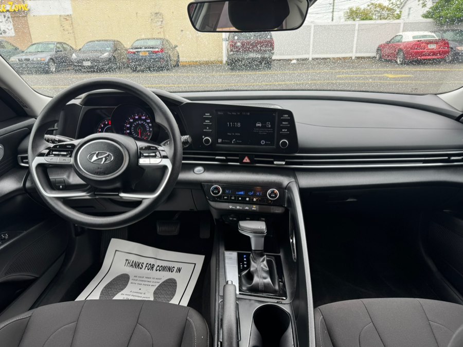 2023 Hyundai Elantra SEL - Photo 10