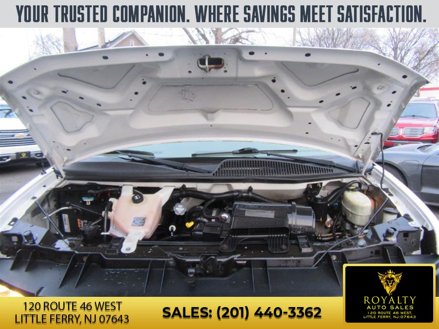2015 GMC Savana Cargo Work Van - Photo 10
