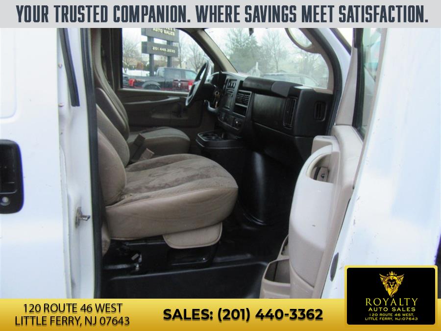 2015 GMC Savana Cargo Work Van - Photo 9