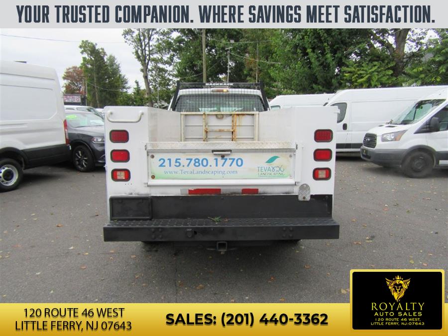 2008 Ford F-350 Super Duty Chassis Cab XL - Photo 4