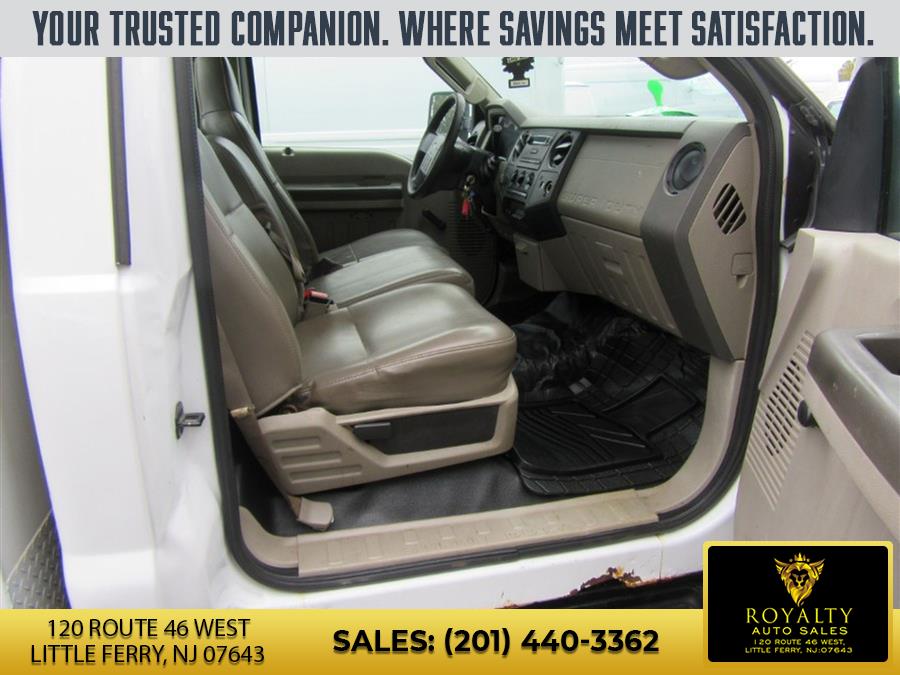 2008 Ford F-350 Super Duty Chassis Cab XL - Photo 19