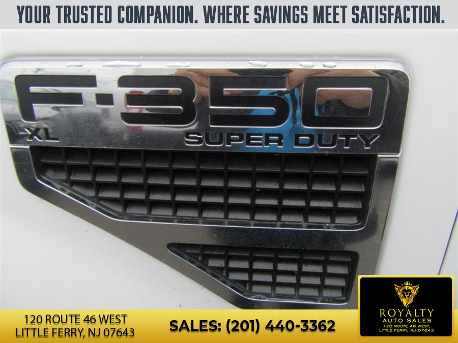 2008 Ford F-350 Super Duty Chassis Cab XL - Photo 10
