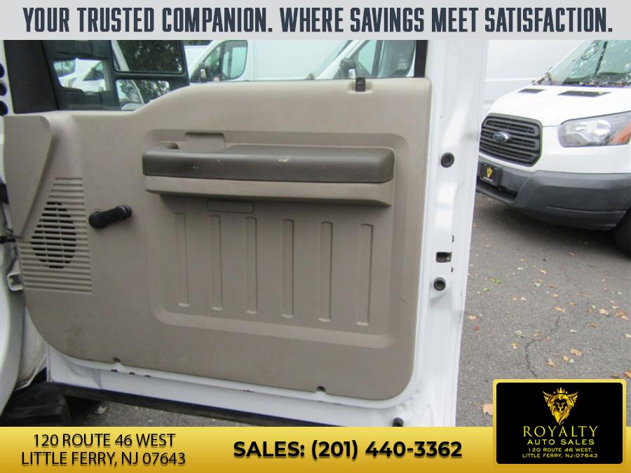 2008 Ford F-350 Super Duty Chassis Cab XL - Photo 15