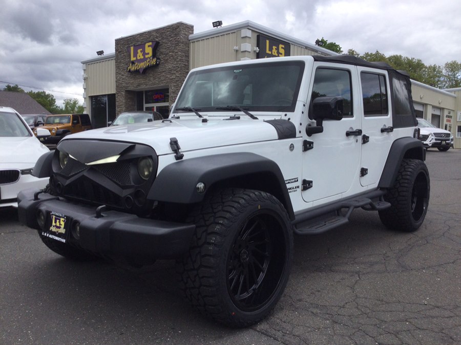2015 Jeep Wrangler Unlimited 4WD 4dr Sport, available for sale in Plantsville, Connecticut | L&S Automotive LLC. Plantsville, Connecticut