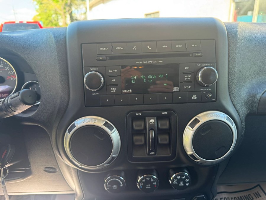 2015 Jeep Wrangler Unlimited Rubicon - Photo 7