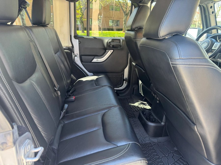 2015 Jeep Wrangler Unlimited Rubicon - Photo 12